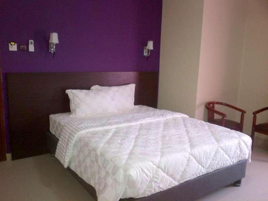Erin Int Hotel Makassar Buitenkant foto