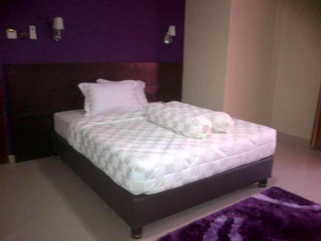 Erin Int Hotel Makassar Buitenkant foto