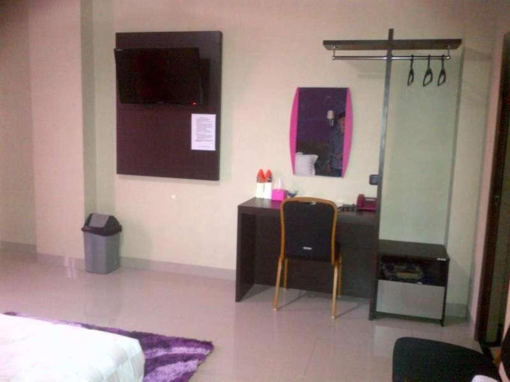 Erin Int Hotel Makassar Buitenkant foto