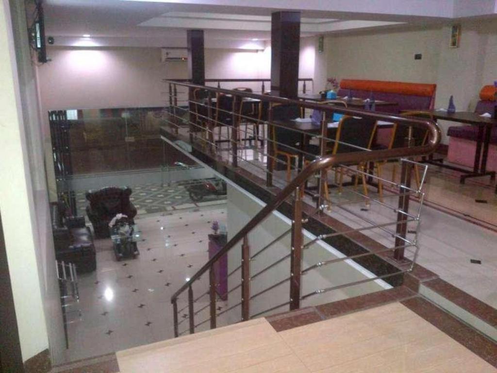Erin Int Hotel Makassar Buitenkant foto