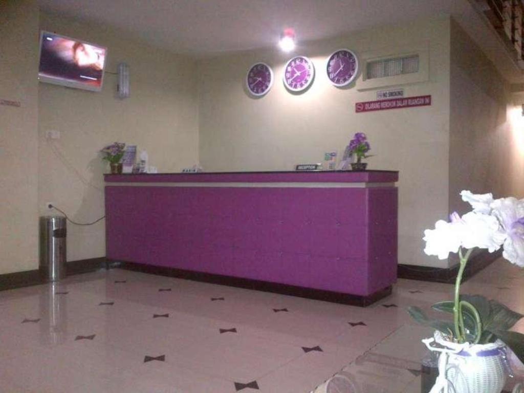 Erin Int Hotel Makassar Buitenkant foto