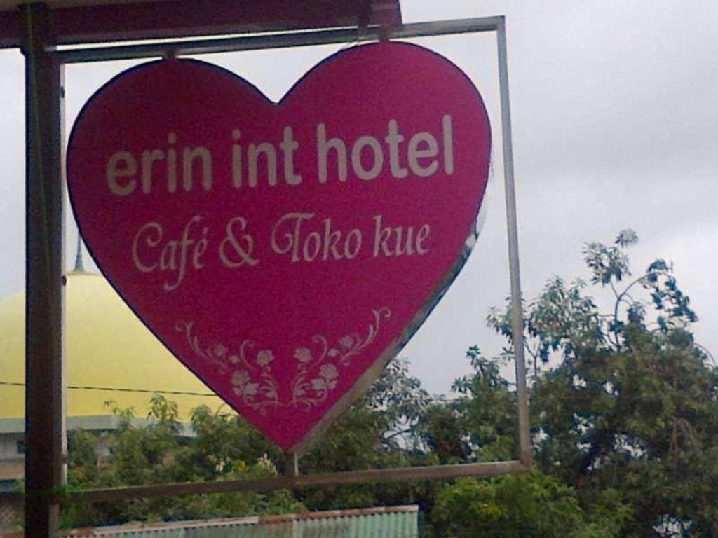 Erin Int Hotel Makassar Buitenkant foto
